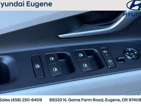 Used 2025 Hyundai Elantra Limited w/ Cargo Package image 14