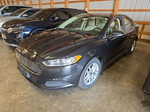 Used 2013 Ford Fusion SE image 9
