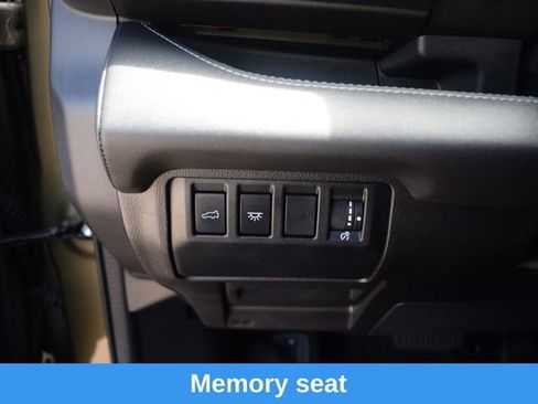 Used 2024 Subaru Ascent Touring AWD/4WD image 5