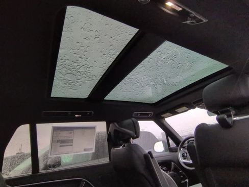 New 2026 Land Rover Range Rover Long Wheelbase SE image 23