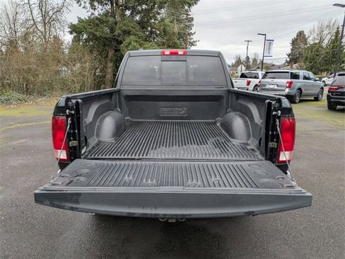 Used 2017 RAM 1500 Classic SLT w/ SLT Plus D￩cor Group image 30