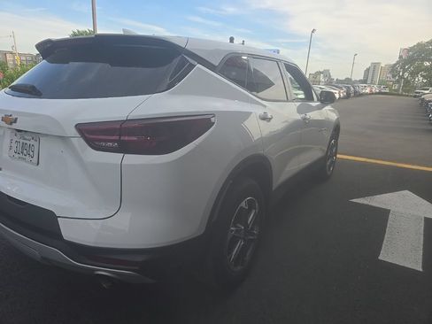 Used 2025 Chevrolet Blazer LT AWD/4WD image 4