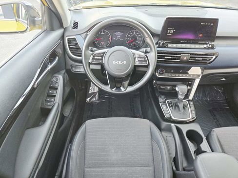 Used 2023 Kia Seltos Nightfall Edition image 10