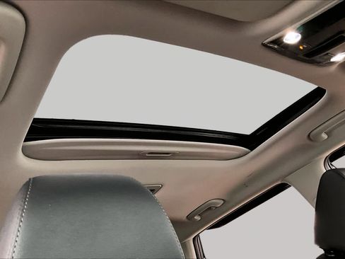 Used 2023 Kia Seltos SX w/ SX Sunroof Package AWD/4WD image 13