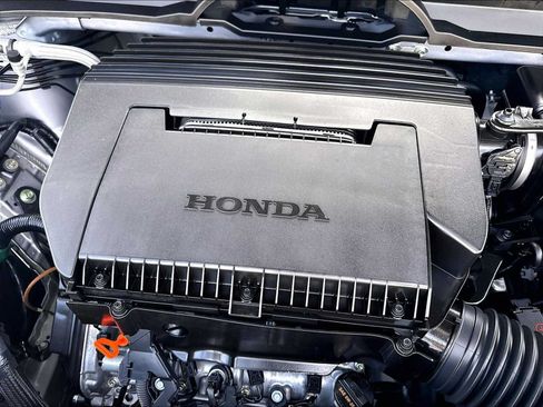 Used 2025 Honda Pilot TrailSport image 33
