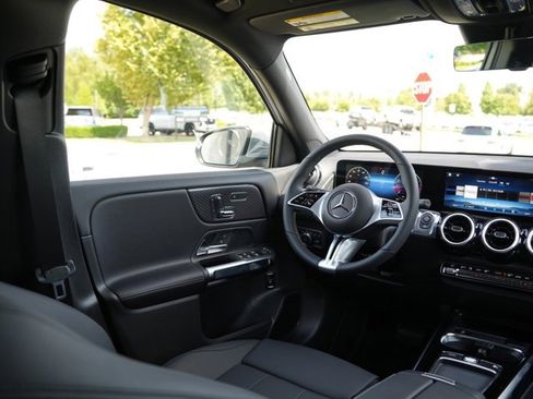 Used 2026 Mercedes-Benz GLB 250 4MATIC image 20