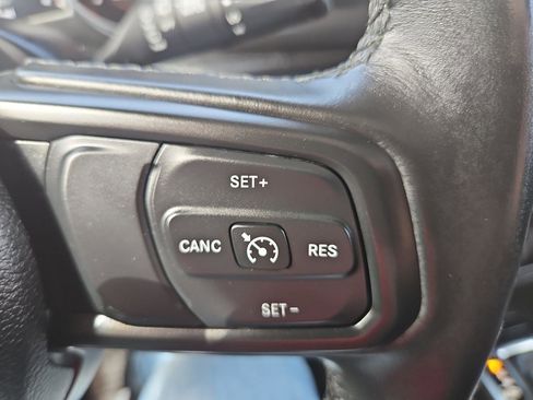 Used 2022 Jeep Wrangler Sport image 22