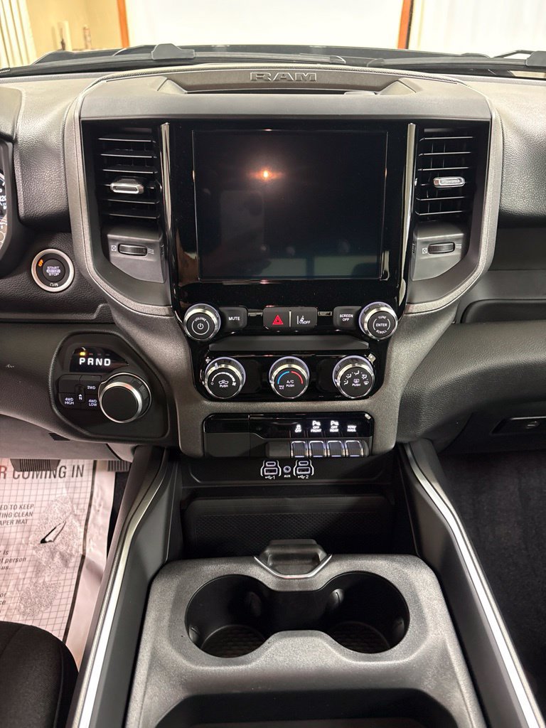 New 2027 RAM 1500 Express AWD/4WD image 13