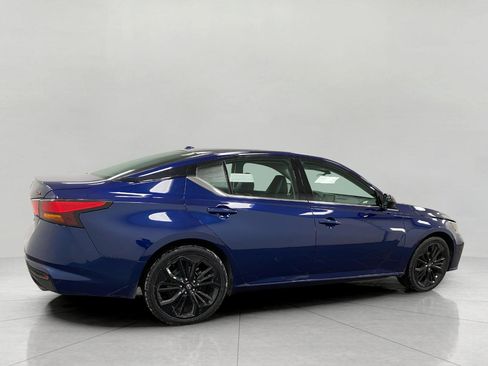 Used 2024 Nissan Altima 2.5 SR image 3