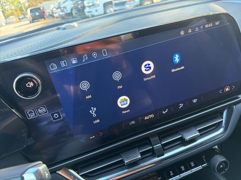 New 2026 Chevrolet Equinox EV LT image 11