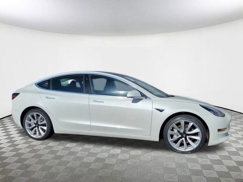 Used 2020 Tesla Model 3 Standard Range Plus image 7