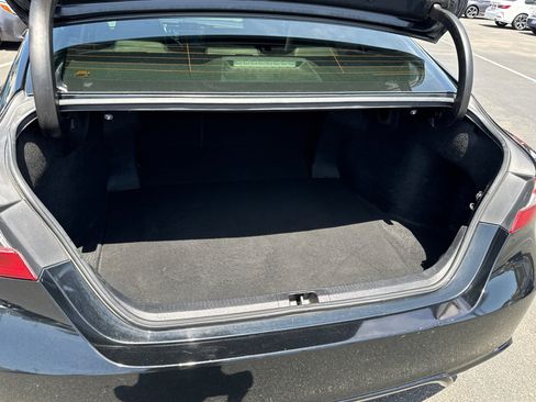 Used 2019 Toyota Camry SE FWD image 9