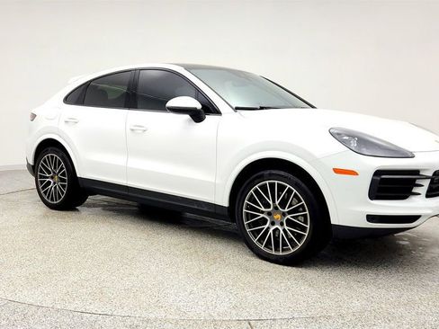 Used 2023 Porsche Cayenne Platinum Edition image 3