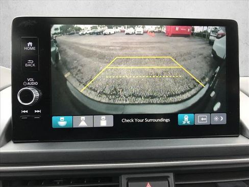 Used 2023 Honda Pilot Touring image 12