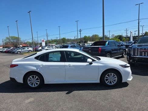 New 2026 Toyota Camry LE w/ Convenience Package image 3