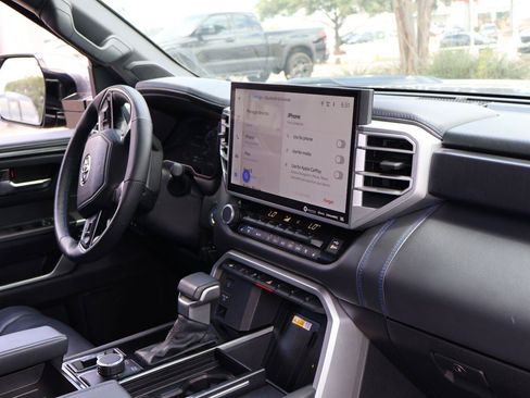 Used 2024 Toyota Tundra Platinum AWD/4WD image 19