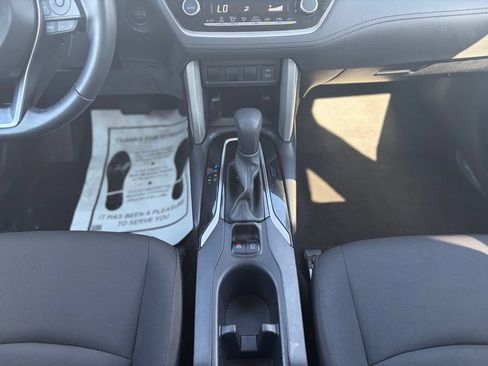 Used 2025 Toyota Corolla Cross LE FWD image 25