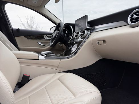 Used 2018 Mercedes-Benz C 300 Sedan image 33