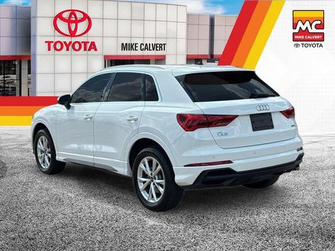 Used 2024 Audi Q3 2.0T Premium Plus w/ Premium Plus Package AWD/4WD image 3