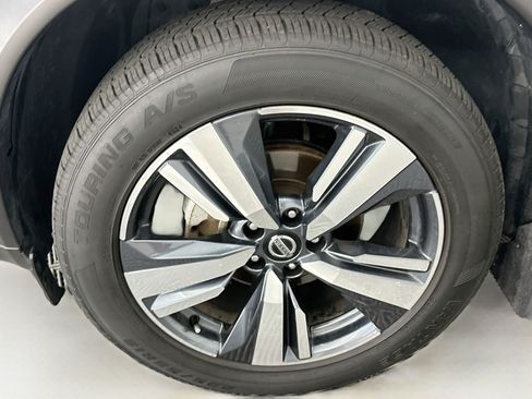 Used 2021 Nissan Rogue Platinum AWD/4WD image 11