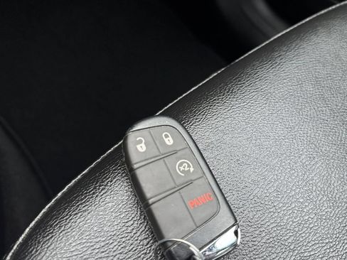 Used 2025 Jeep Compass Limited AWD/4WD image 35
