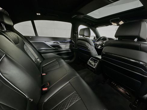 Used 2020 BMW 750i xDrive w/ M Sport Package AWD/4WD image 27
