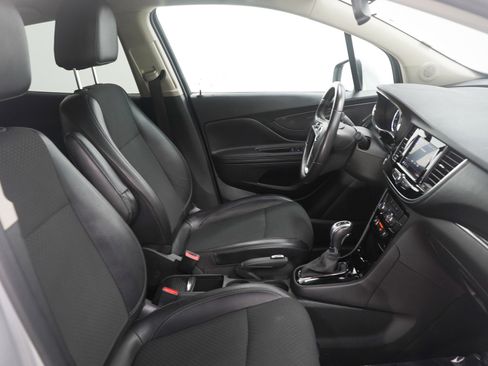 Used 2022 Buick Encore Preferred image 11