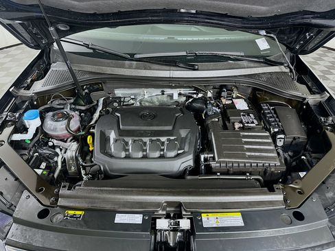 Used 2024 Volkswagen Tiguan S image 33