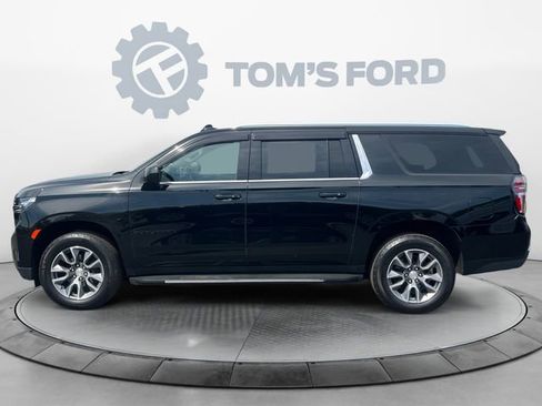 Used 2024 Chevrolet Suburban LT AWD/4WD image 3