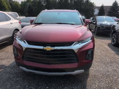 Used 2020 Chevrolet Blazer LT FWD image 2
