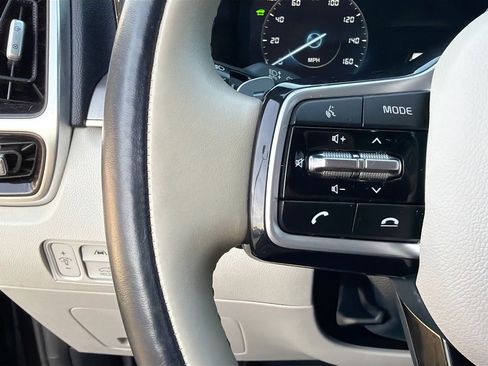 Used 2022 Kia Sorento SX Prestige w/ Panoramic Sunroof Package image 38