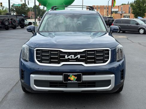 Used 2025 Kia Telluride S AWD/4WD image 3