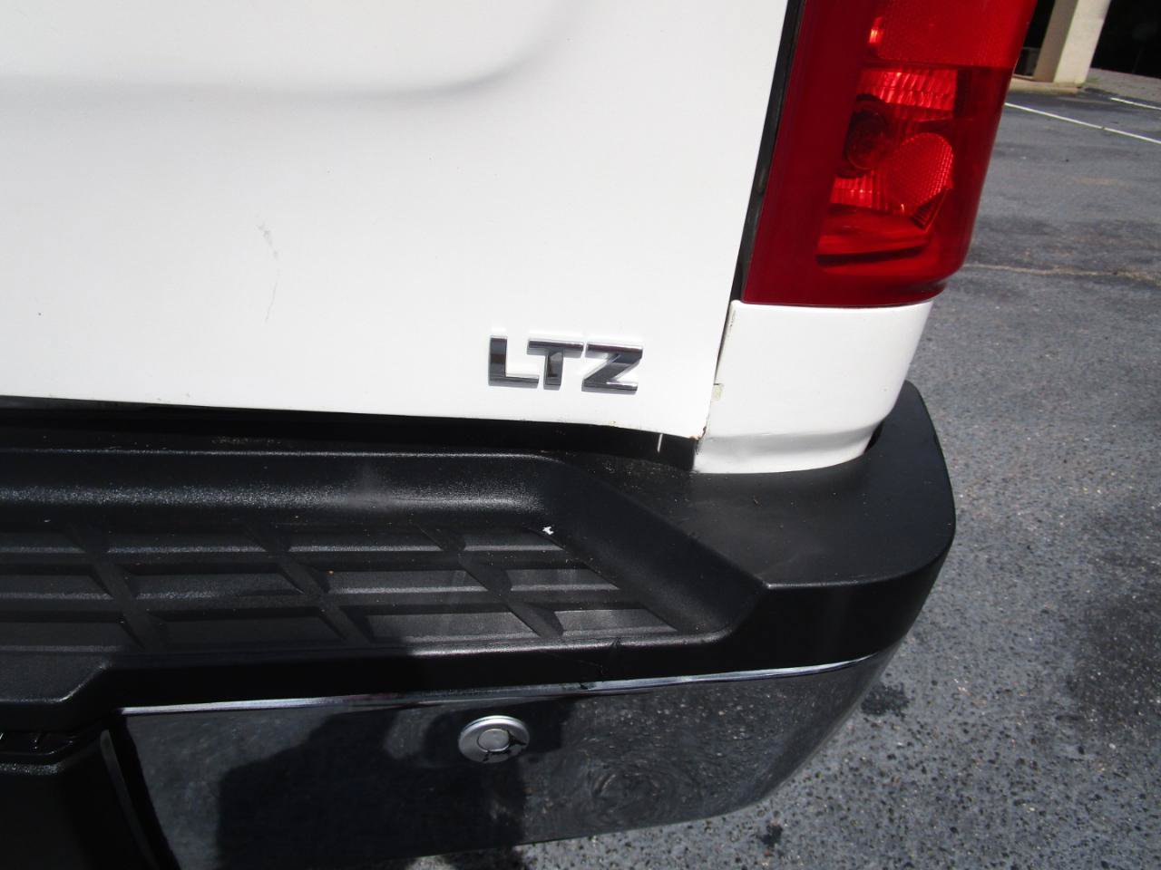 Used 2012 Chevrolet Silverado 2500 LTZ w/ LTZ Plus Package AWD/4WD image 23