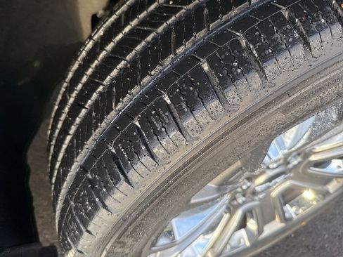 Used 2019 GMC Yukon SLT image 10