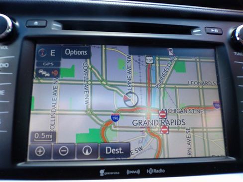 Used 2016 Toyota Highlander XLE image 12