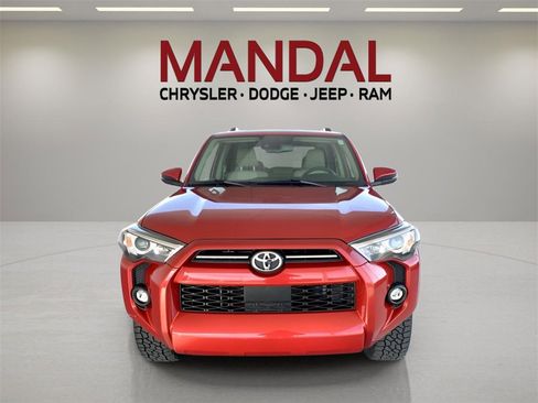 Used 2022 Toyota 4Runner SR5 Premium image 3