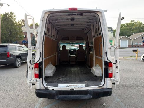 Used 2018 Nissan NV 2500 SV w/ Navigation Package RWD image 11