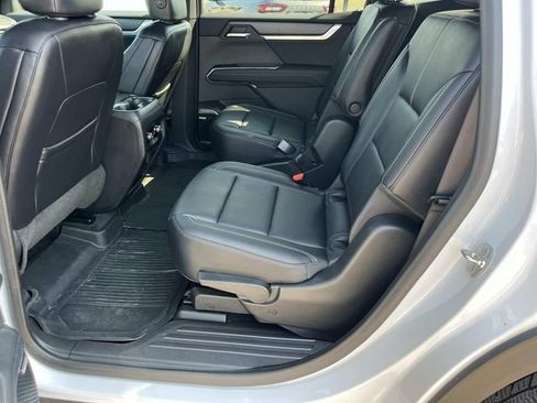 Used 2024 GMC Acadia Elevation FWD image 19