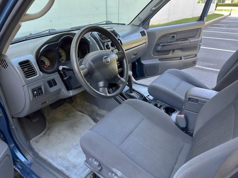 Used 2004 Nissan Frontier S/C image 24