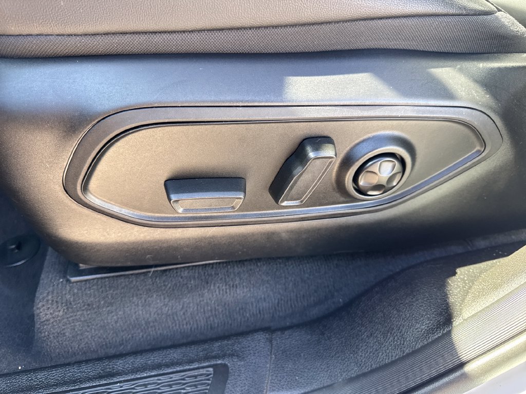 Used 2025 Jeep Grand Cherokee Altitude AWD/4WD image 19
