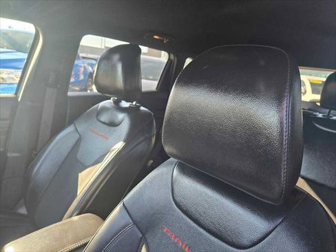 Used 2023 Jeep Compass Trailhawk image 24