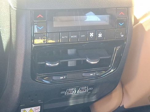 Used 2023 Jeep Grand Cherokee L Summit w/ High Altitude Package image 28