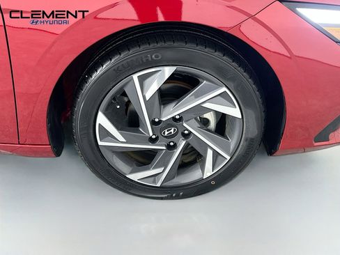 New 2025 Hyundai Elantra SEL image 31