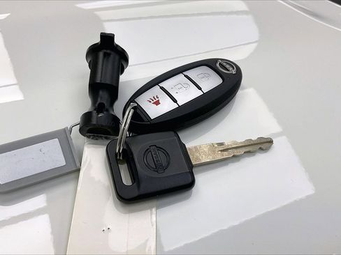 Certified 2025 Nissan Frontier S image 10