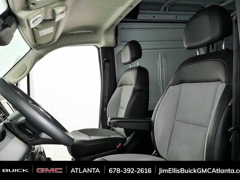 Used 2024 RAM ProMaster 2500 w/ Convenience Group FWD image 5