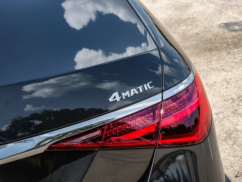 Used 2023 Mercedes-Benz S 580 4MATIC Sedan w/ AMG Line image 15