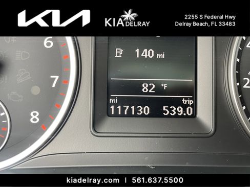 Used 2017 Volkswagen Tiguan Sport image 32