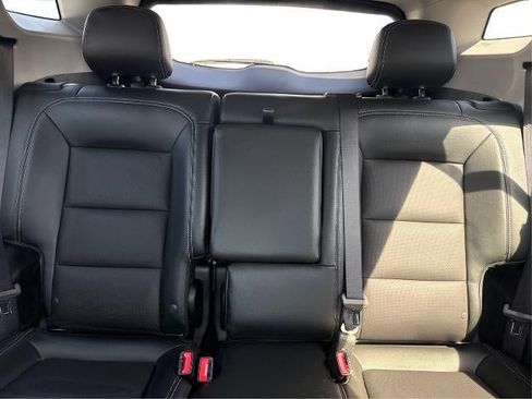 Certified 2022 GMC Terrain SLT w/ Infotainment Package II image 22