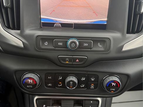 Used 2023 GMC Terrain SLE w/ Driver Convenience Package image 27