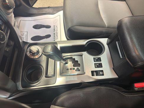 Used 2018 Toyota 4Runner SR5 Premium AWD/4WD image 21